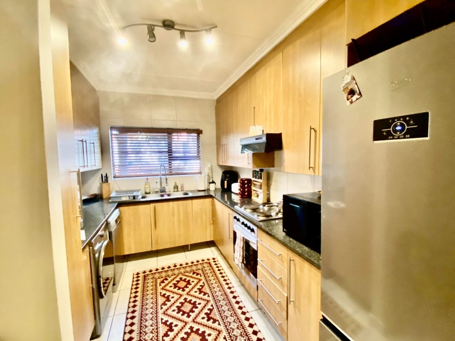 To Let 2 Bedroom Property for Rent in Morningside Gauteng