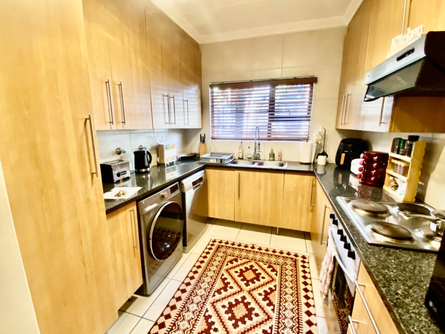 To Let 2 Bedroom Property for Rent in Morningside Gauteng