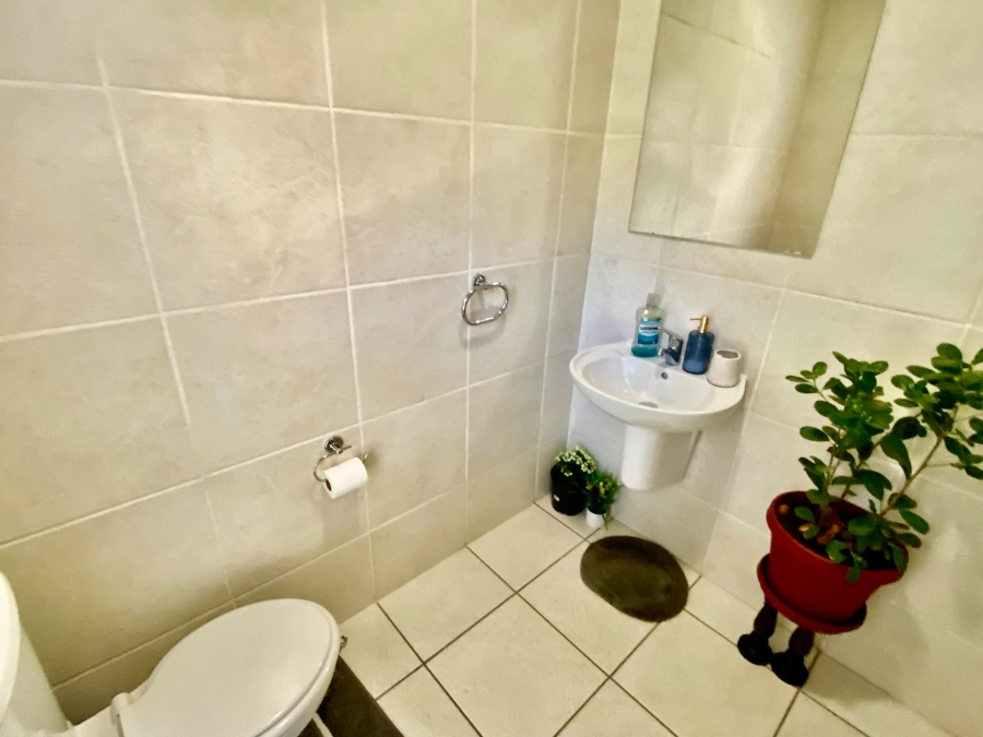 To Let 2 Bedroom Property for Rent in Morningside Gauteng