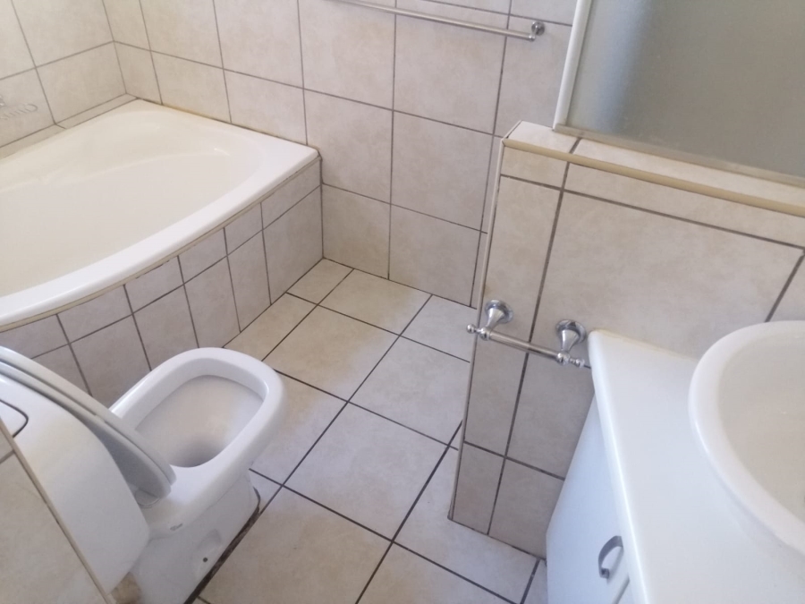 To Let 2 Bedroom Property for Rent in Krugersdorp North Gauteng