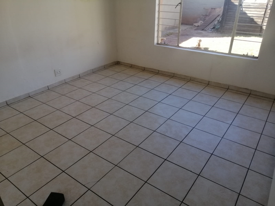 To Let 2 Bedroom Property for Rent in Krugersdorp North Gauteng