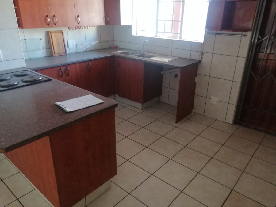 To Let 2 Bedroom Property for Rent in Krugersdorp North Gauteng