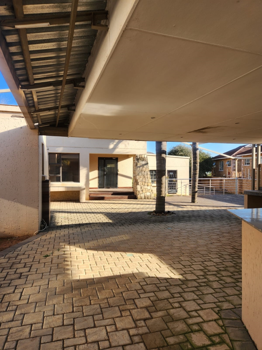 To Let 2 Bedroom Property for Rent in Wilgeheuwel Gauteng