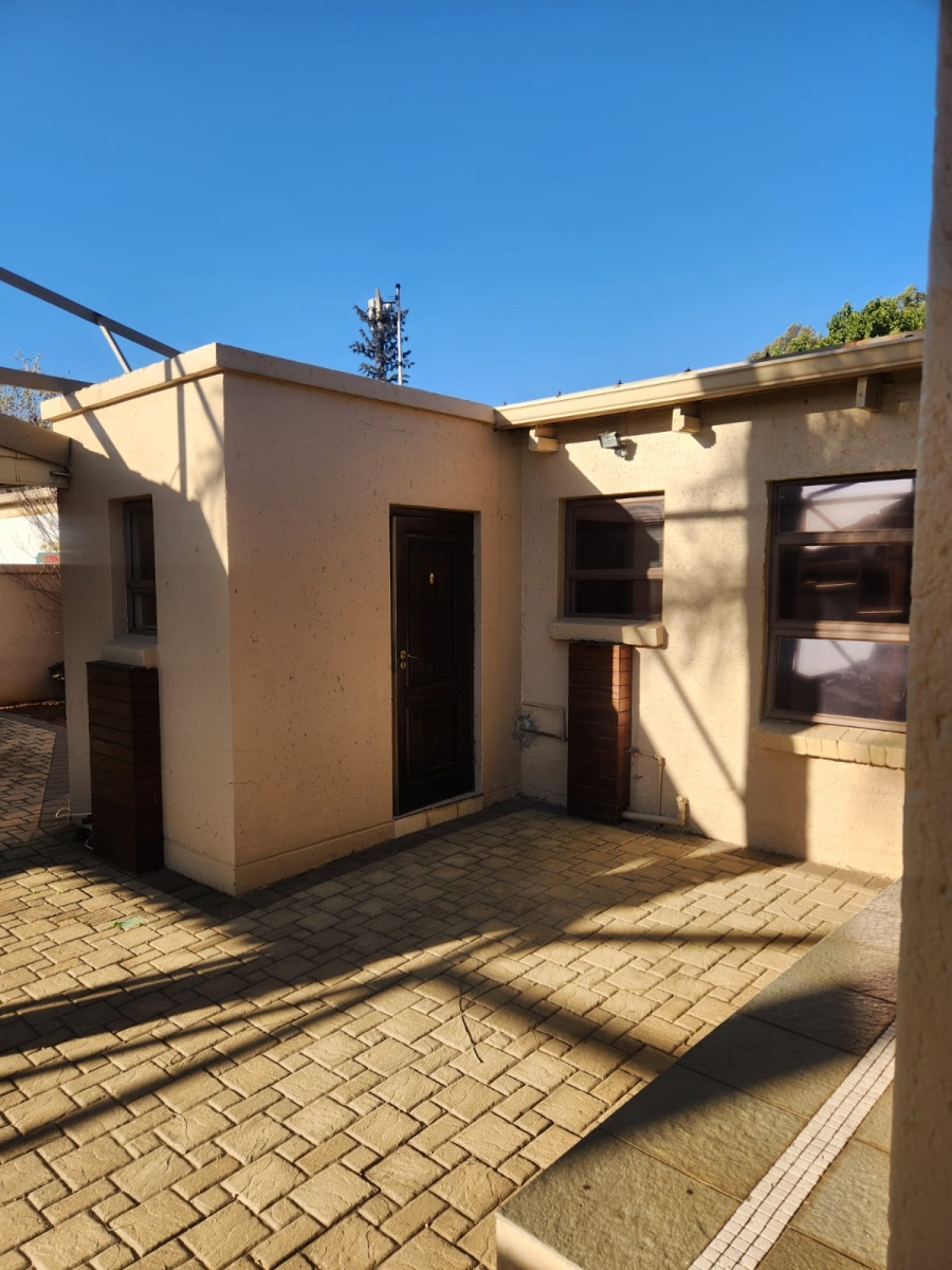 To Let 2 Bedroom Property for Rent in Wilgeheuwel Gauteng