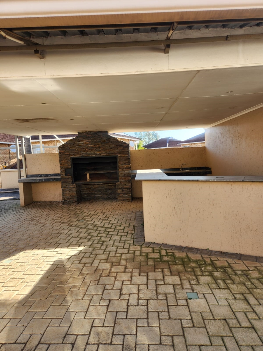 To Let 2 Bedroom Property for Rent in Wilgeheuwel Gauteng