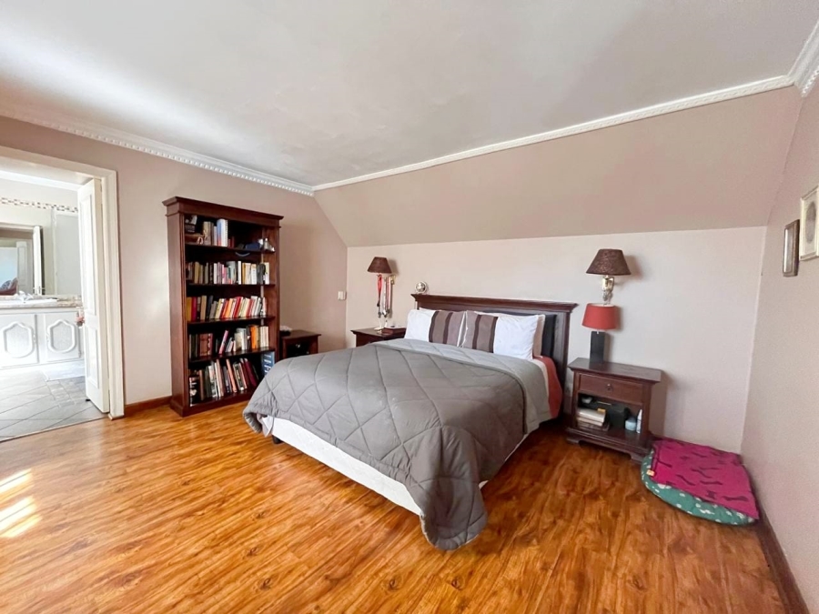 4 Bedroom Property for Sale in Lakefield Gauteng