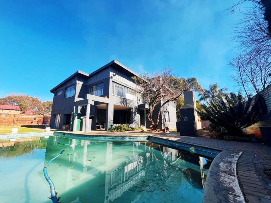 5 Bedroom Property for Sale in Brakpan Central Gauteng
