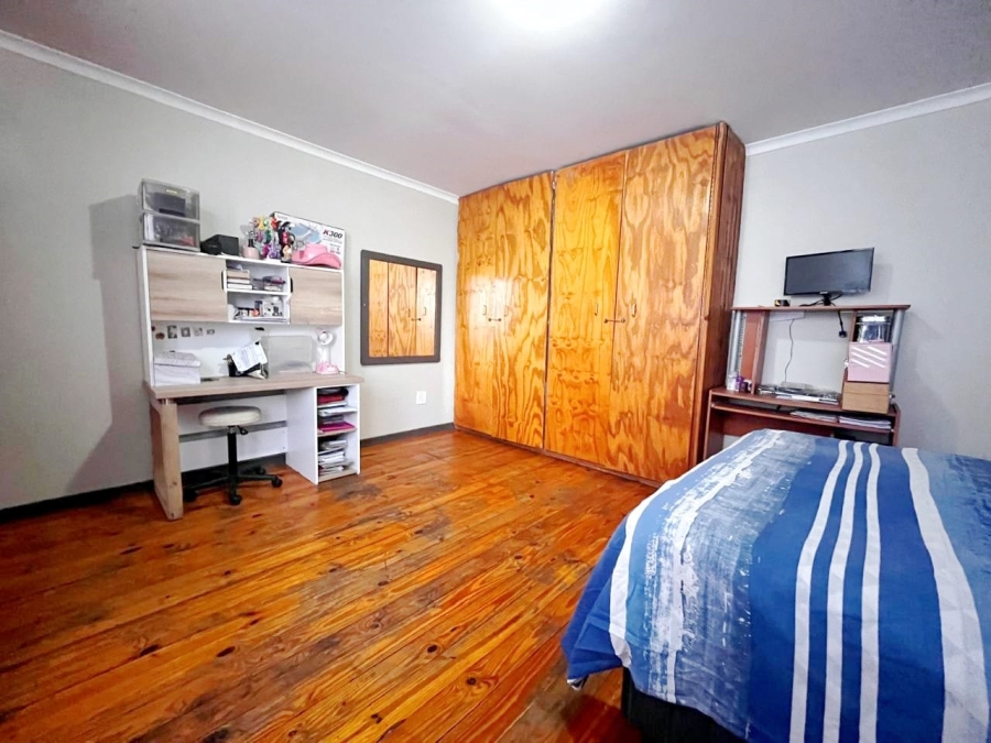 5 Bedroom Property for Sale in Brakpan Central Gauteng
