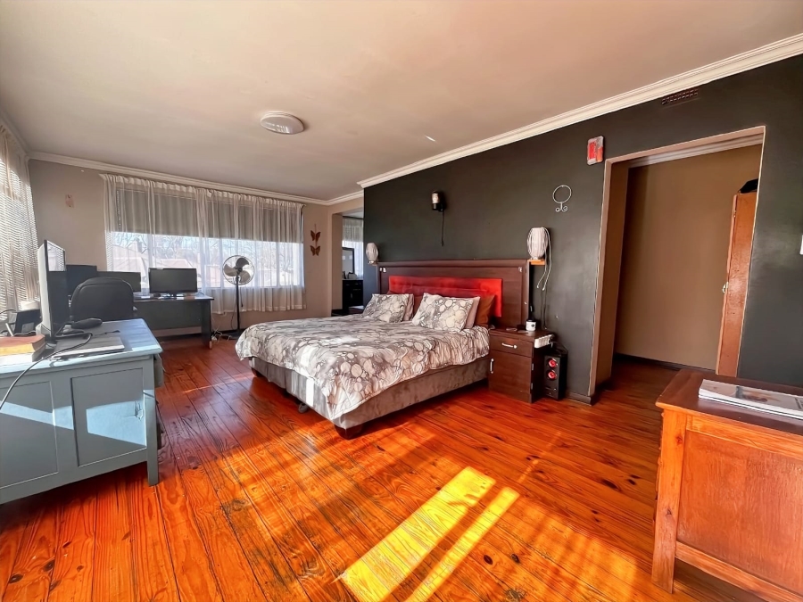 5 Bedroom Property for Sale in Brakpan Central Gauteng