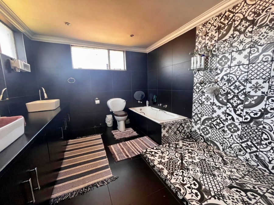 5 Bedroom Property for Sale in Brakpan Central Gauteng