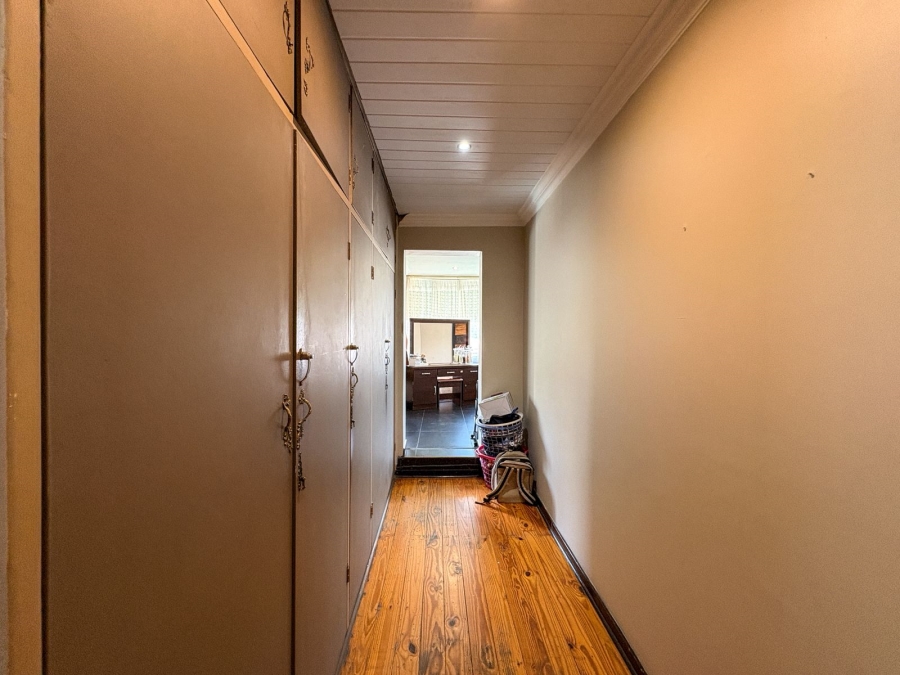 5 Bedroom Property for Sale in Brakpan Central Gauteng