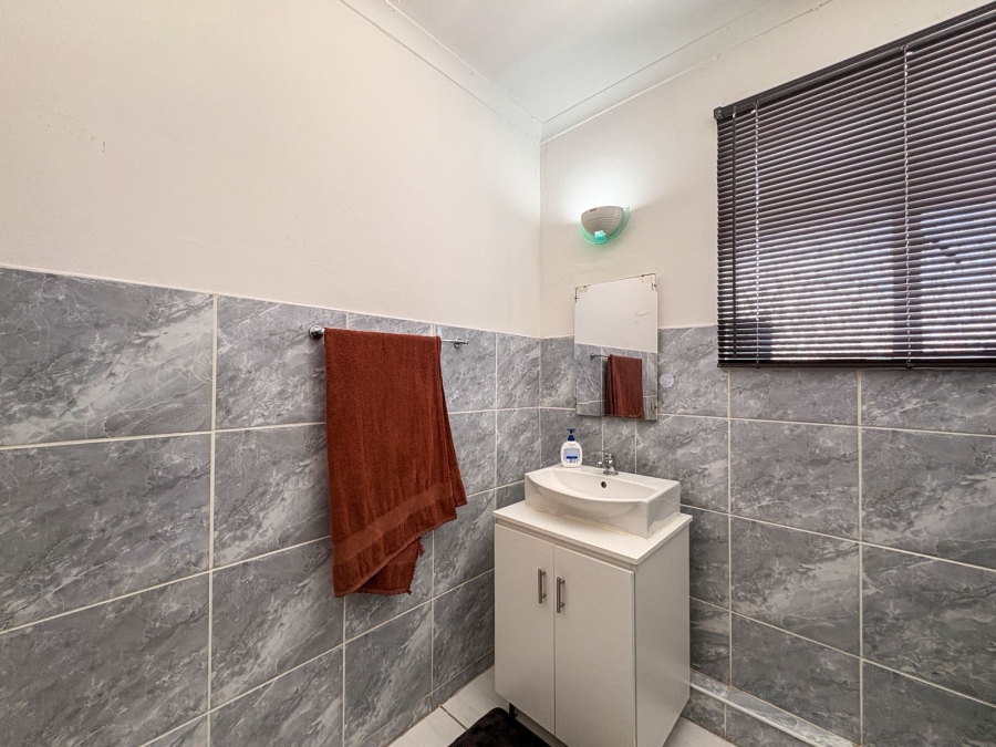 5 Bedroom Property for Sale in Brakpan Central Gauteng