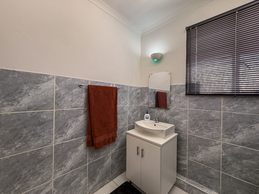 5 Bedroom Property for Sale in Brakpan Central Gauteng