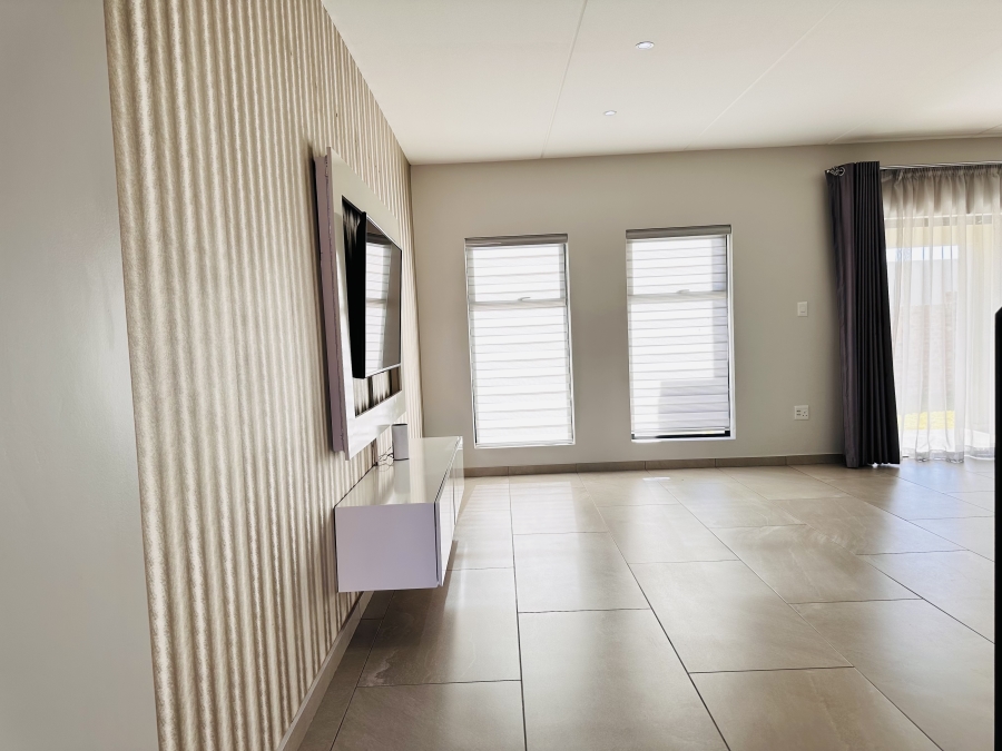 To Let 3 Bedroom Property for Rent in Crowthorne AH Gauteng