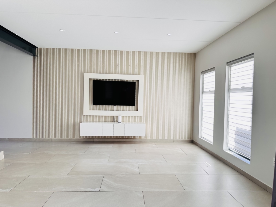 To Let 3 Bedroom Property for Rent in Crowthorne AH Gauteng