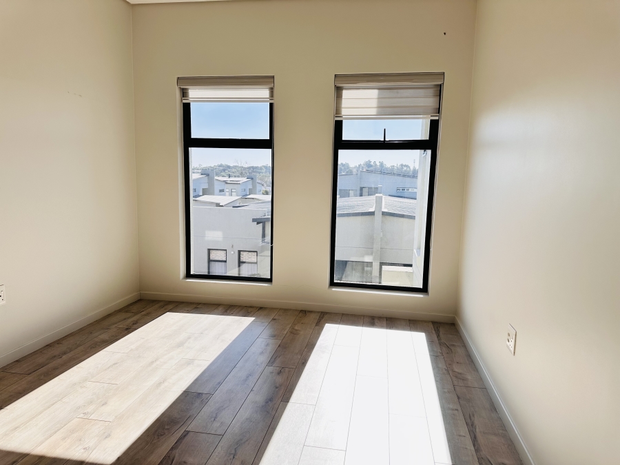 To Let 3 Bedroom Property for Rent in Crowthorne AH Gauteng