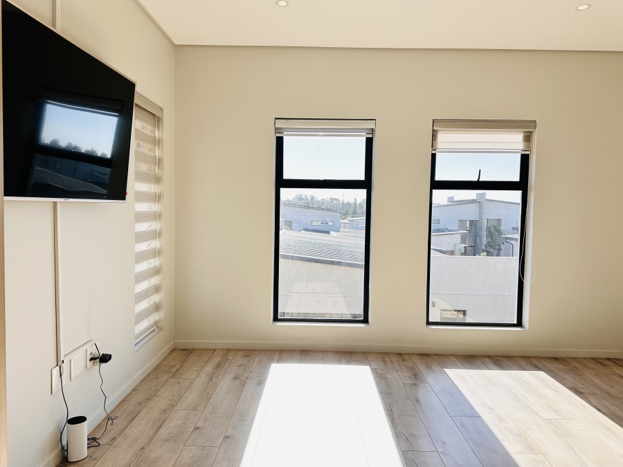 To Let 3 Bedroom Property for Rent in Crowthorne AH Gauteng