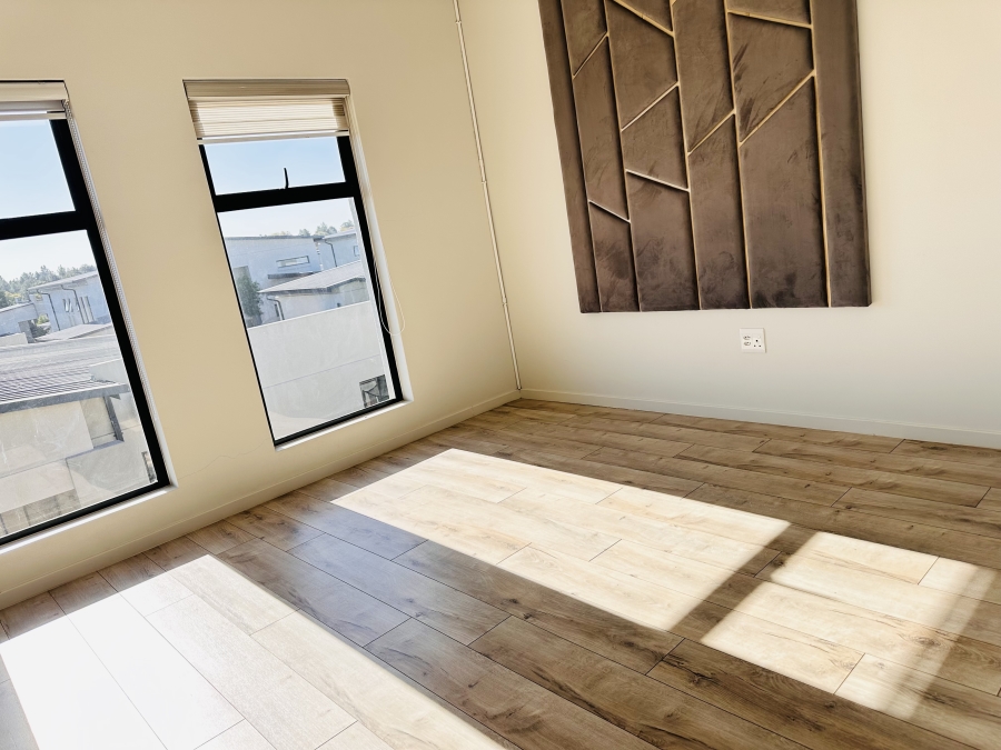 To Let 3 Bedroom Property for Rent in Crowthorne AH Gauteng
