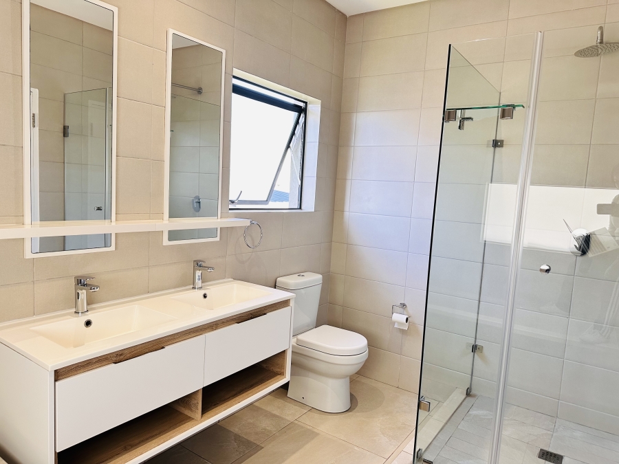 To Let 3 Bedroom Property for Rent in Crowthorne AH Gauteng