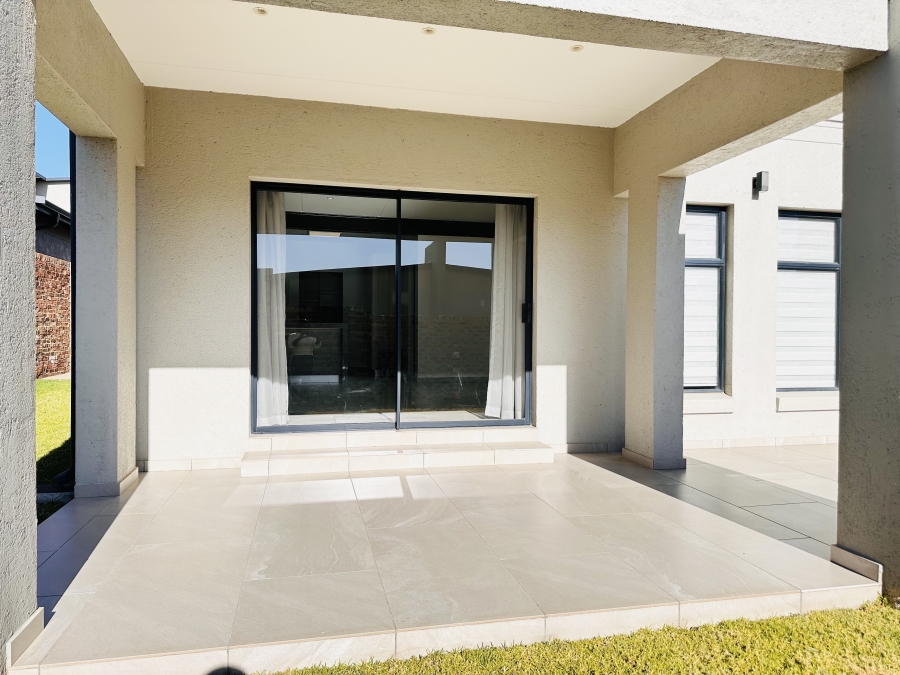 To Let 3 Bedroom Property for Rent in Crowthorne AH Gauteng