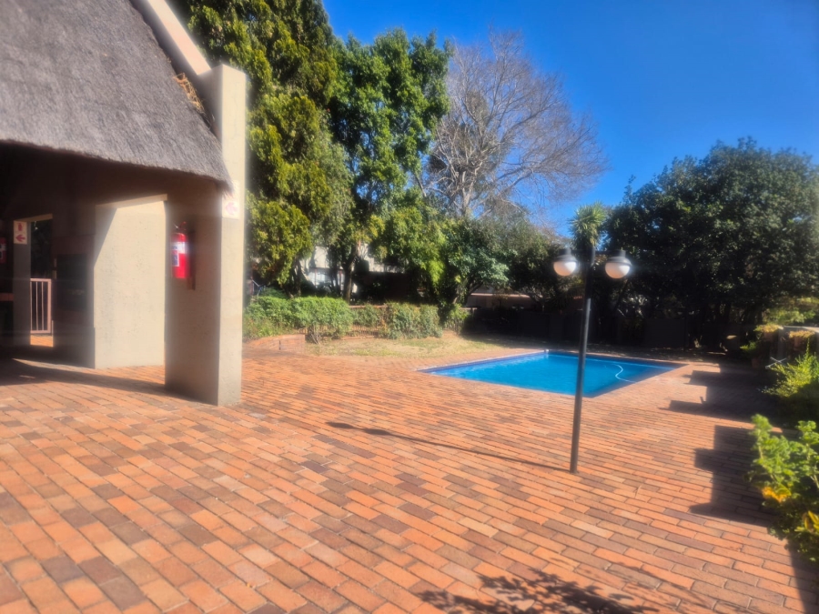 2 Bedroom Property for Sale in Sunninghill Gauteng