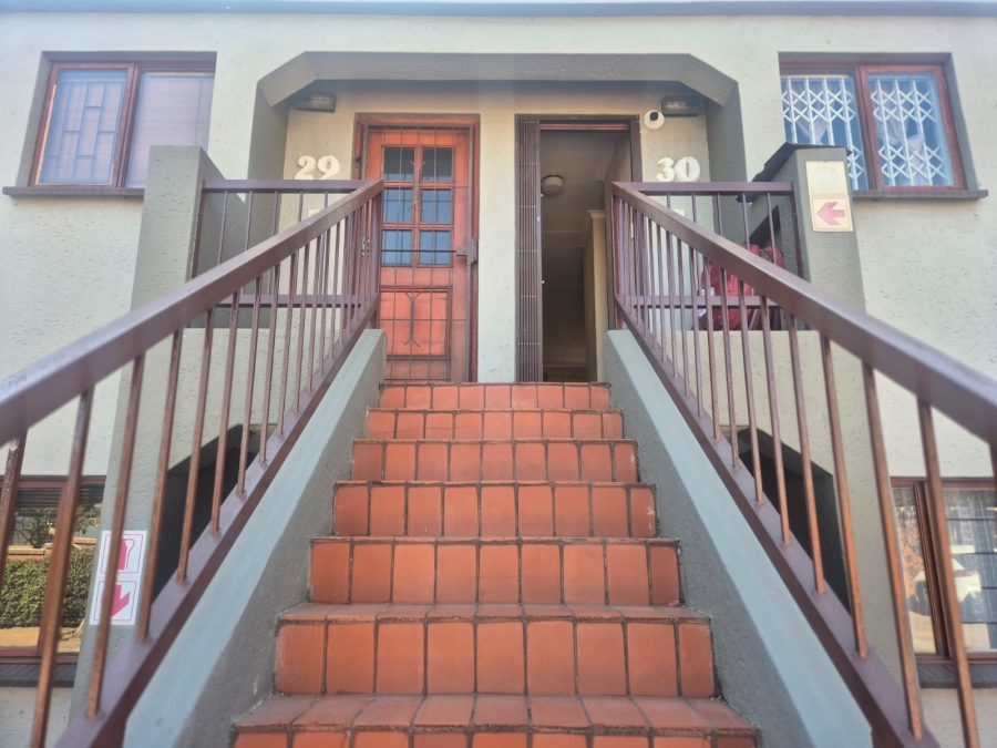 2 Bedroom Property for Sale in Sunninghill Gauteng