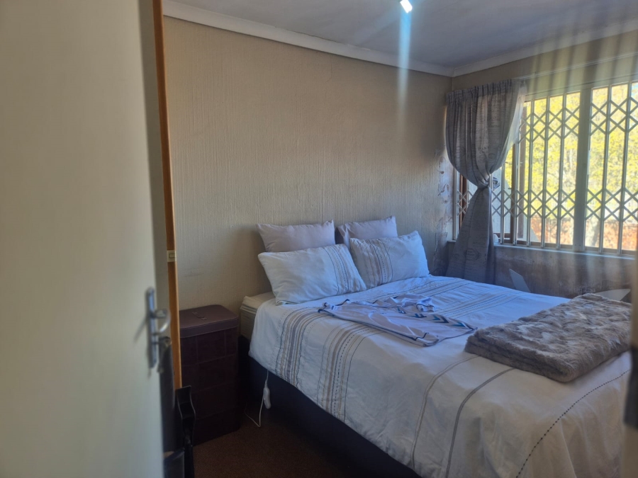 2 Bedroom Property for Sale in Sunninghill Gauteng