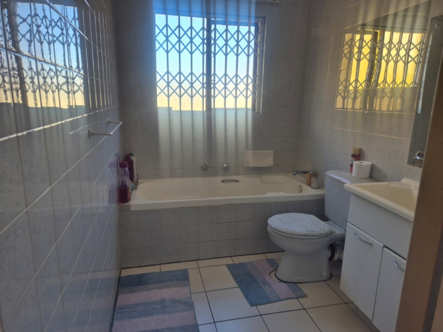 2 Bedroom Property for Sale in Sunninghill Gauteng
