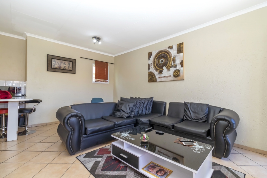 2 Bedroom Property for Sale in Magaliessig Gauteng
