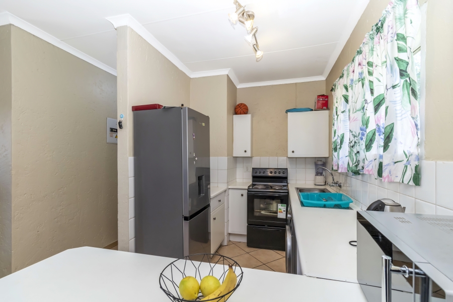 2 Bedroom Property for Sale in Magaliessig Gauteng