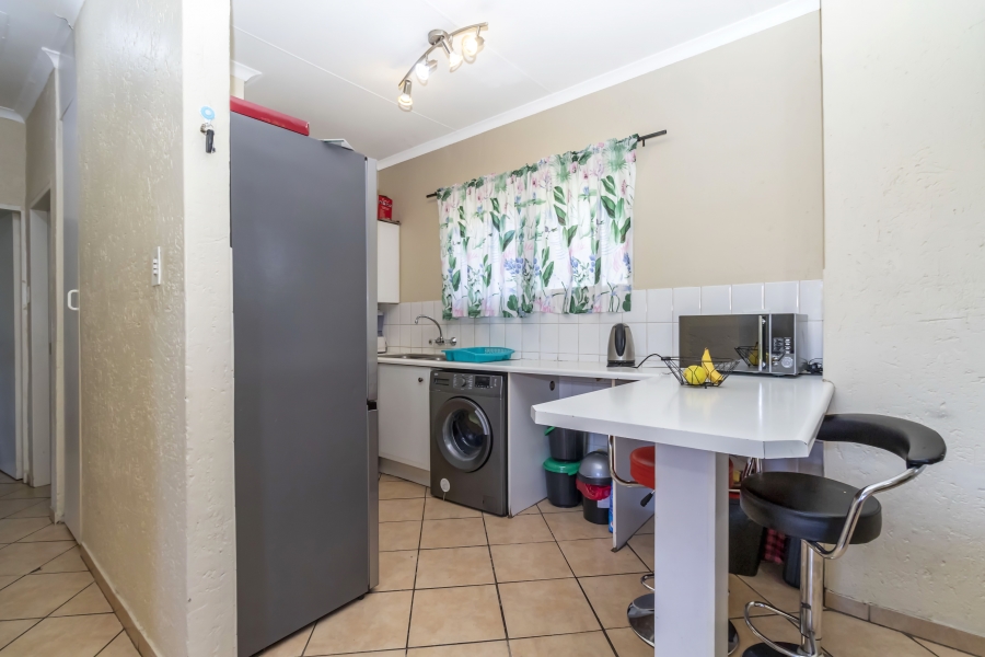 2 Bedroom Property for Sale in Magaliessig Gauteng