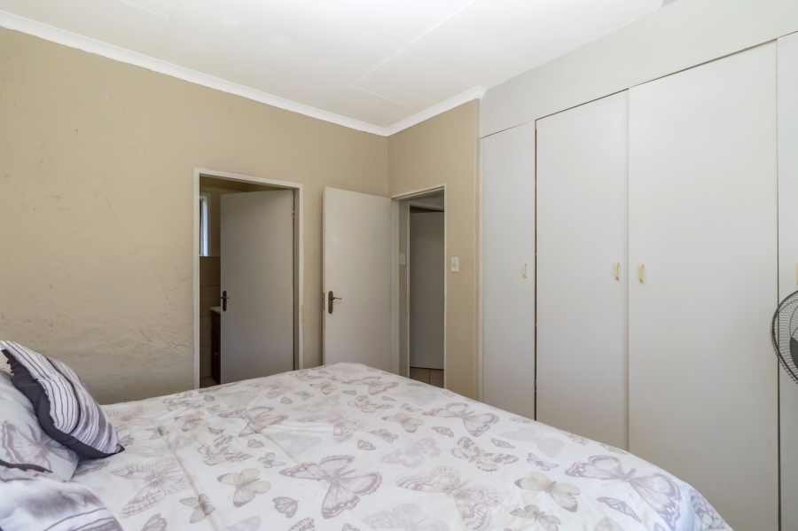 2 Bedroom Property for Sale in Magaliessig Gauteng