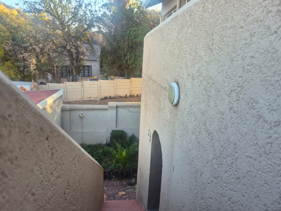2 Bedroom Property for Sale in Buccleuch Gauteng