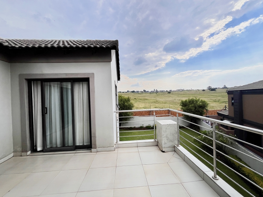 3 Bedroom Property for Sale in Blue Valley Golf Estate Gauteng