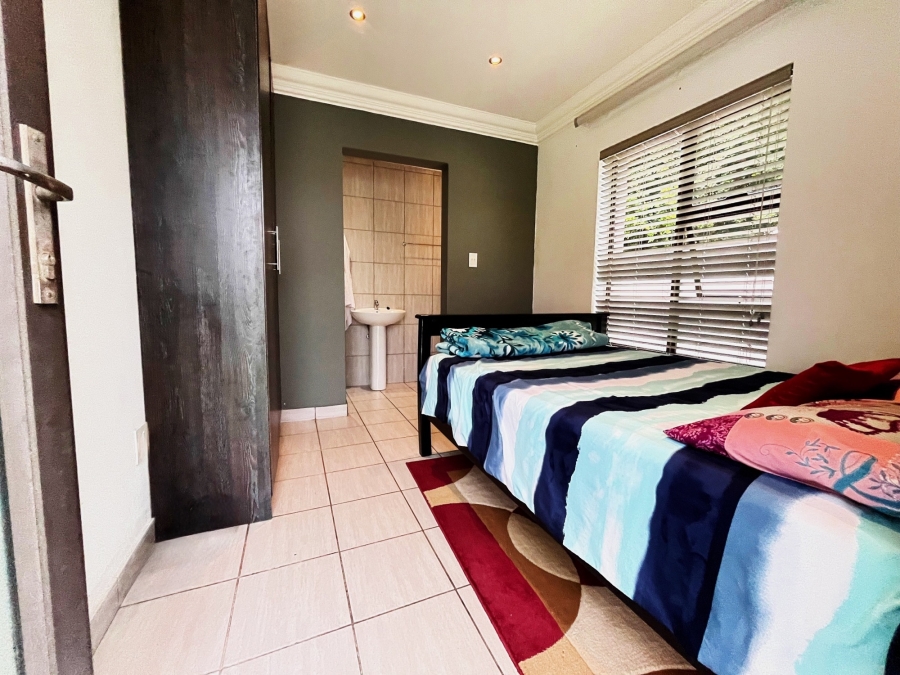 3 Bedroom Property for Sale in Blue Valley Golf Estate Gauteng