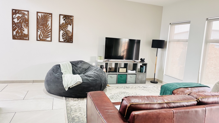 3 Bedroom Property for Sale in Crowthorne AH Gauteng