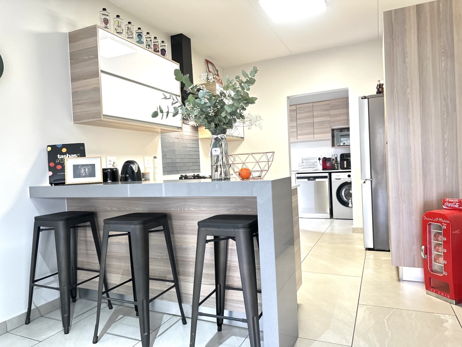 3 Bedroom Property for Sale in Crowthorne AH Gauteng