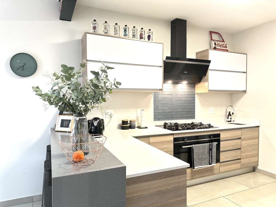 3 Bedroom Property for Sale in Crowthorne AH Gauteng