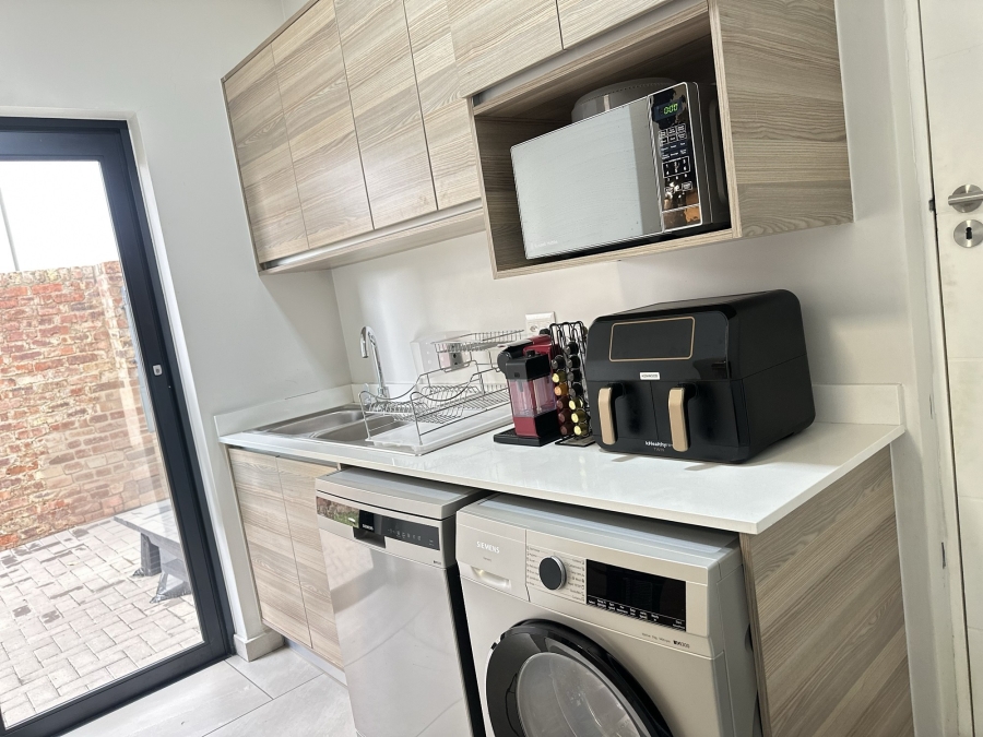 3 Bedroom Property for Sale in Crowthorne AH Gauteng