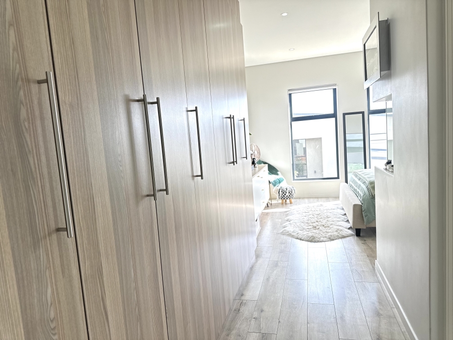 3 Bedroom Property for Sale in Crowthorne AH Gauteng