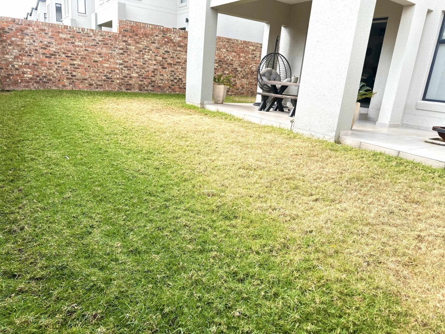 3 Bedroom Property for Sale in Crowthorne AH Gauteng
