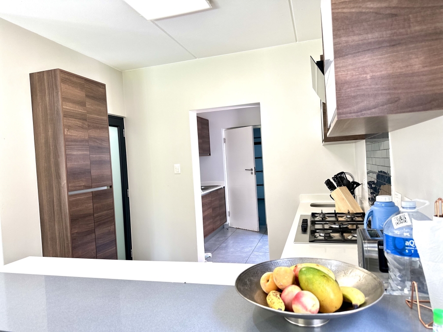 4 Bedroom Property for Sale in Crowthorne AH Gauteng