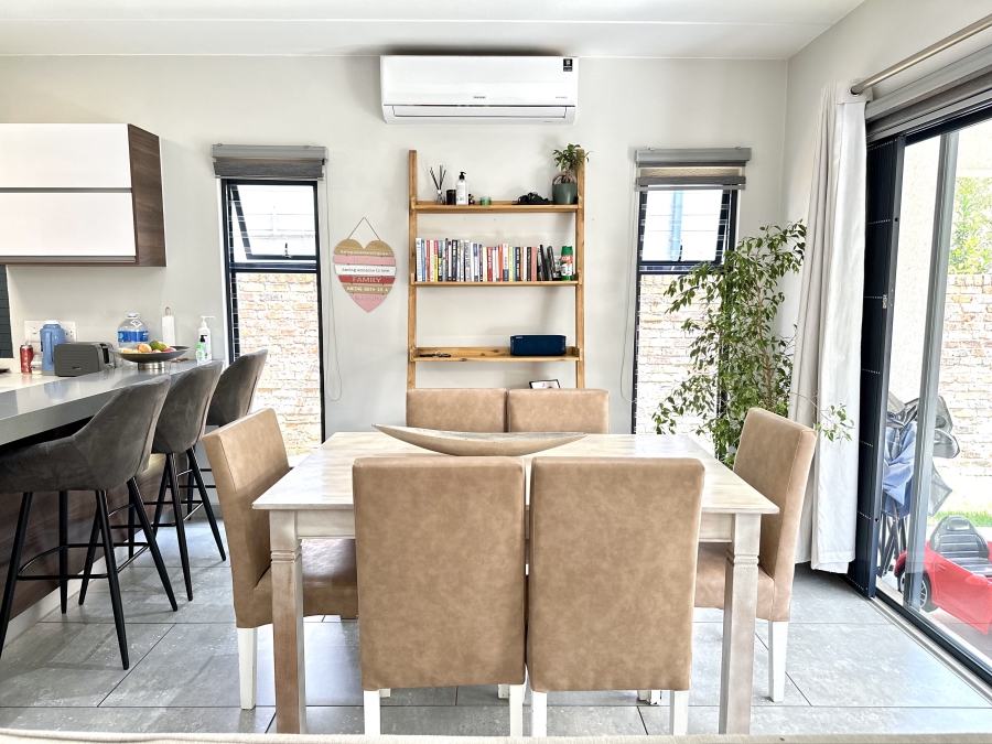 4 Bedroom Property for Sale in Crowthorne AH Gauteng