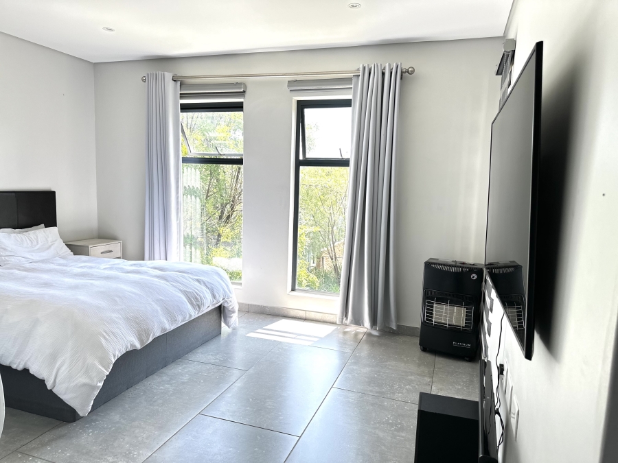4 Bedroom Property for Sale in Crowthorne AH Gauteng