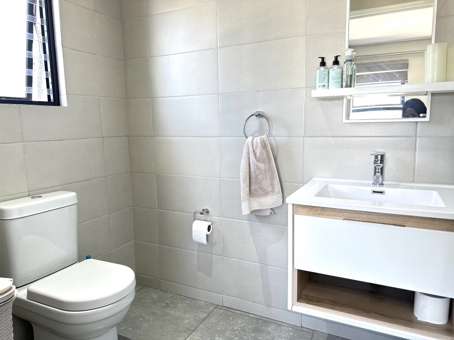 4 Bedroom Property for Sale in Crowthorne AH Gauteng