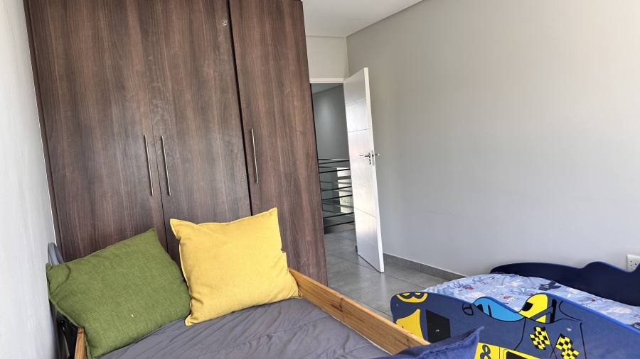 4 Bedroom Property for Sale in Crowthorne AH Gauteng