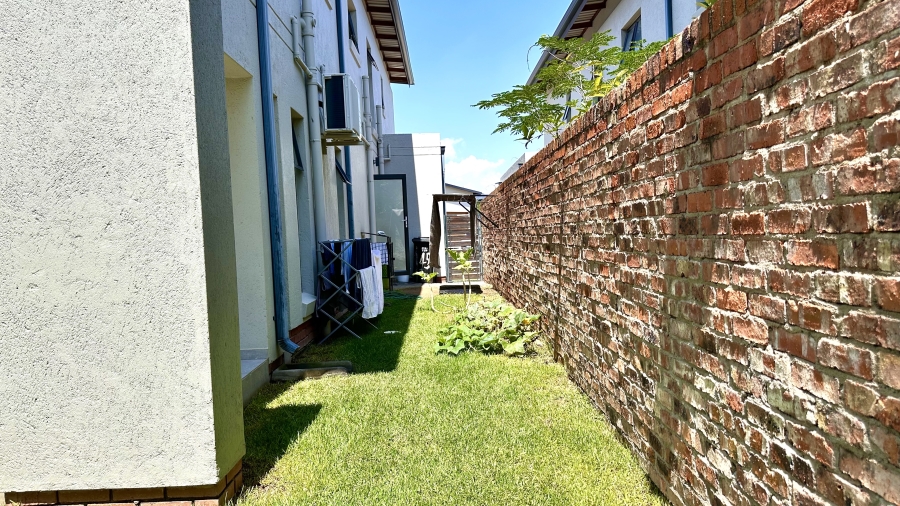 4 Bedroom Property for Sale in Crowthorne AH Gauteng