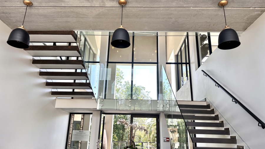 4 Bedroom Property for Sale in Crowthorne AH Gauteng