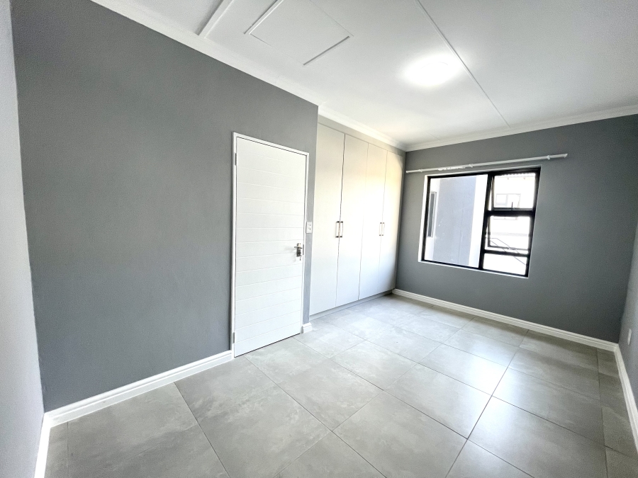 To Let 3 Bedroom Property for Rent in Glen Austin Gauteng