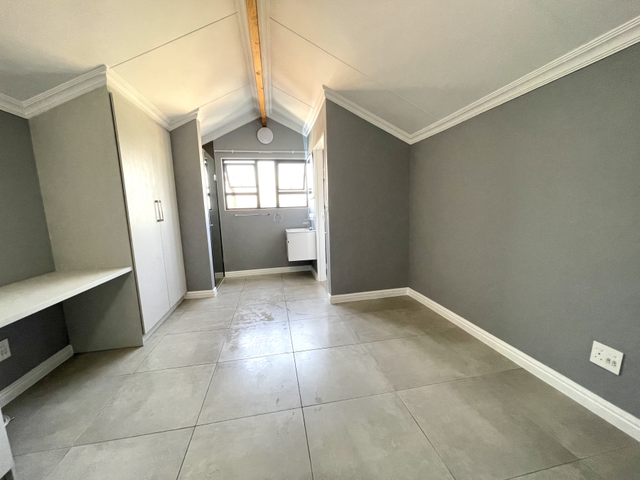 To Let 3 Bedroom Property for Rent in Glen Austin Gauteng